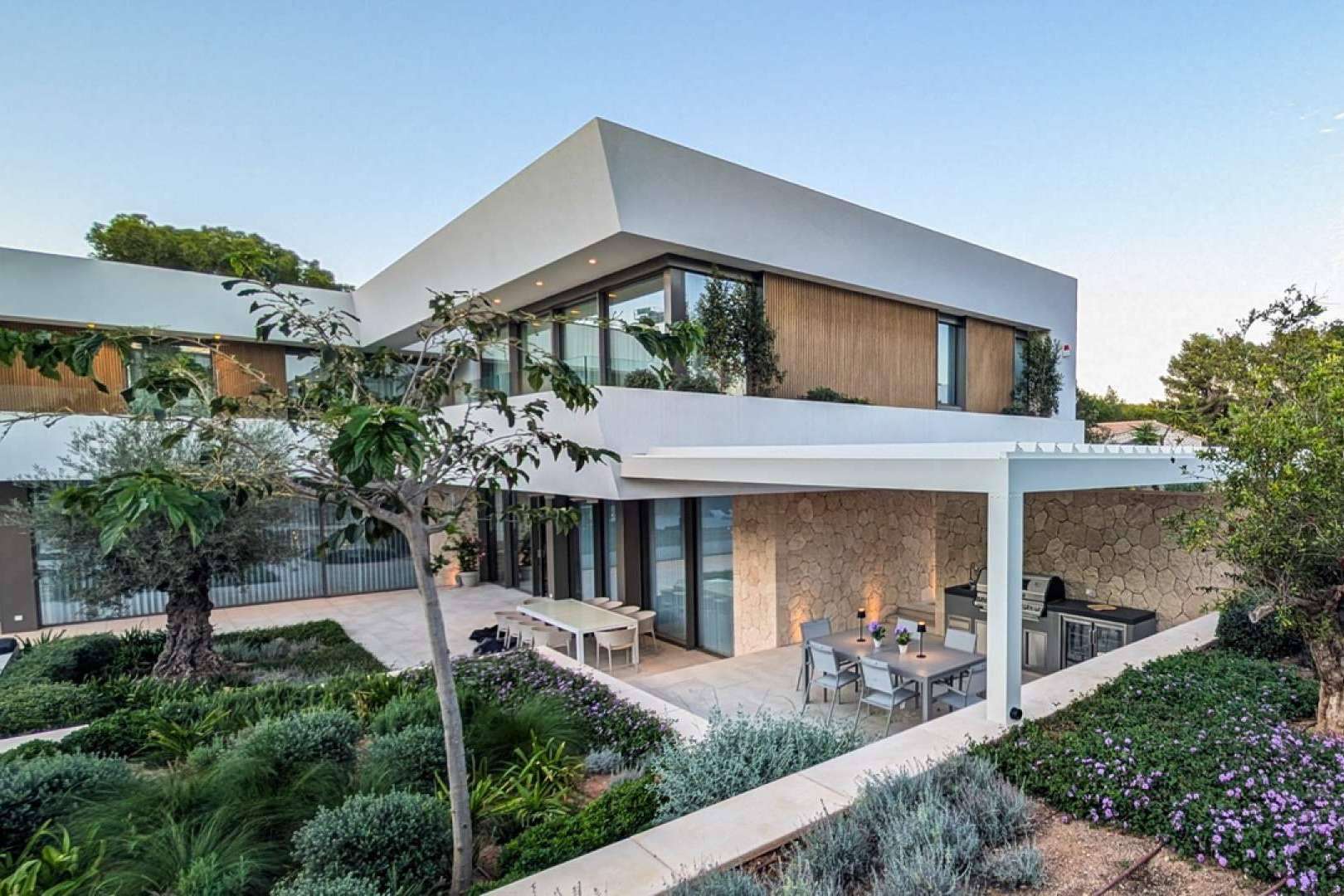 El mercado inmobiliario en Santa Ponça atrae nuevas oportunidades de inversión de la mano de Lovian Properties