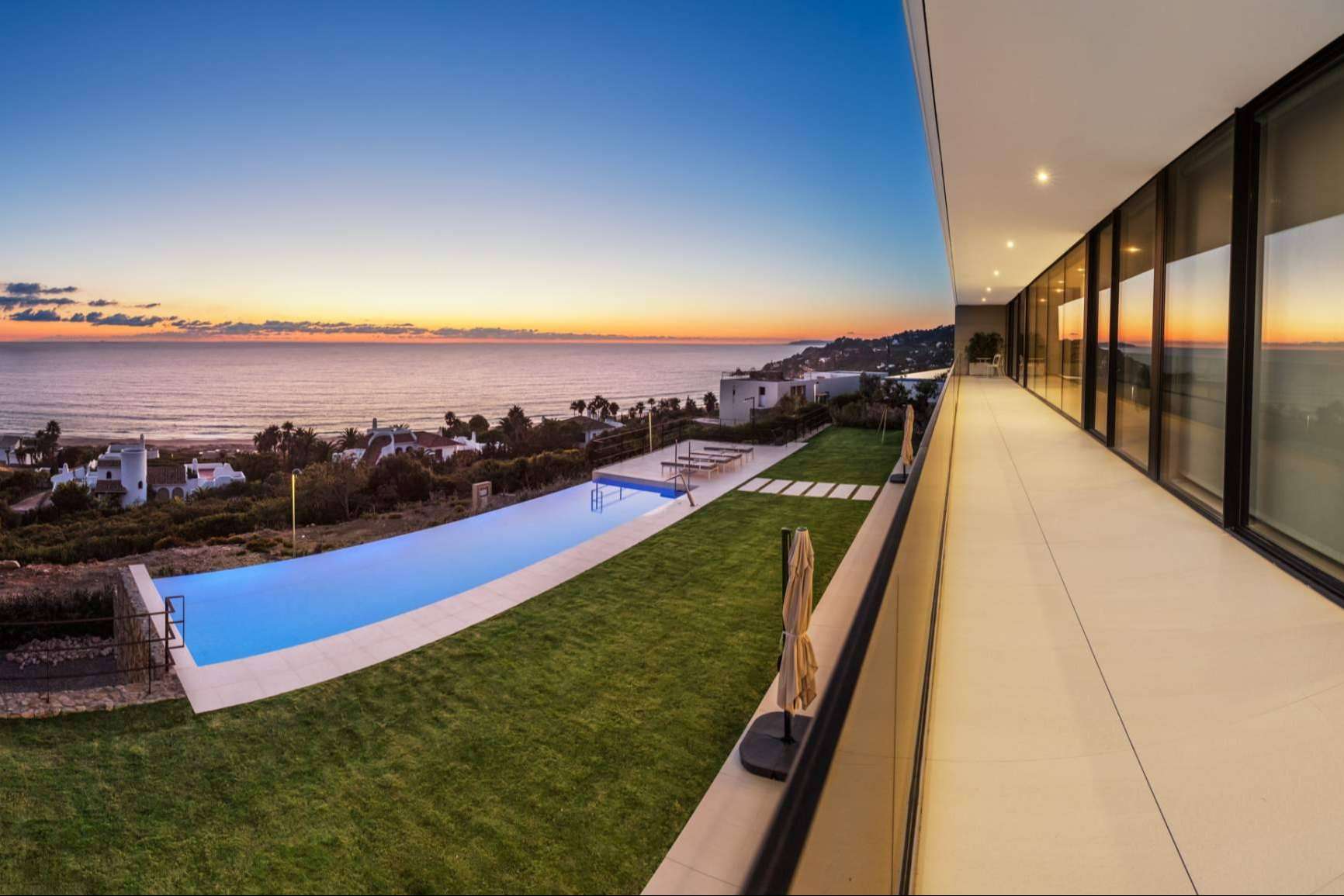 Alquiler de villa de lujo en Zahara de los Atunes, un paraíso con piscina y jacuzzi