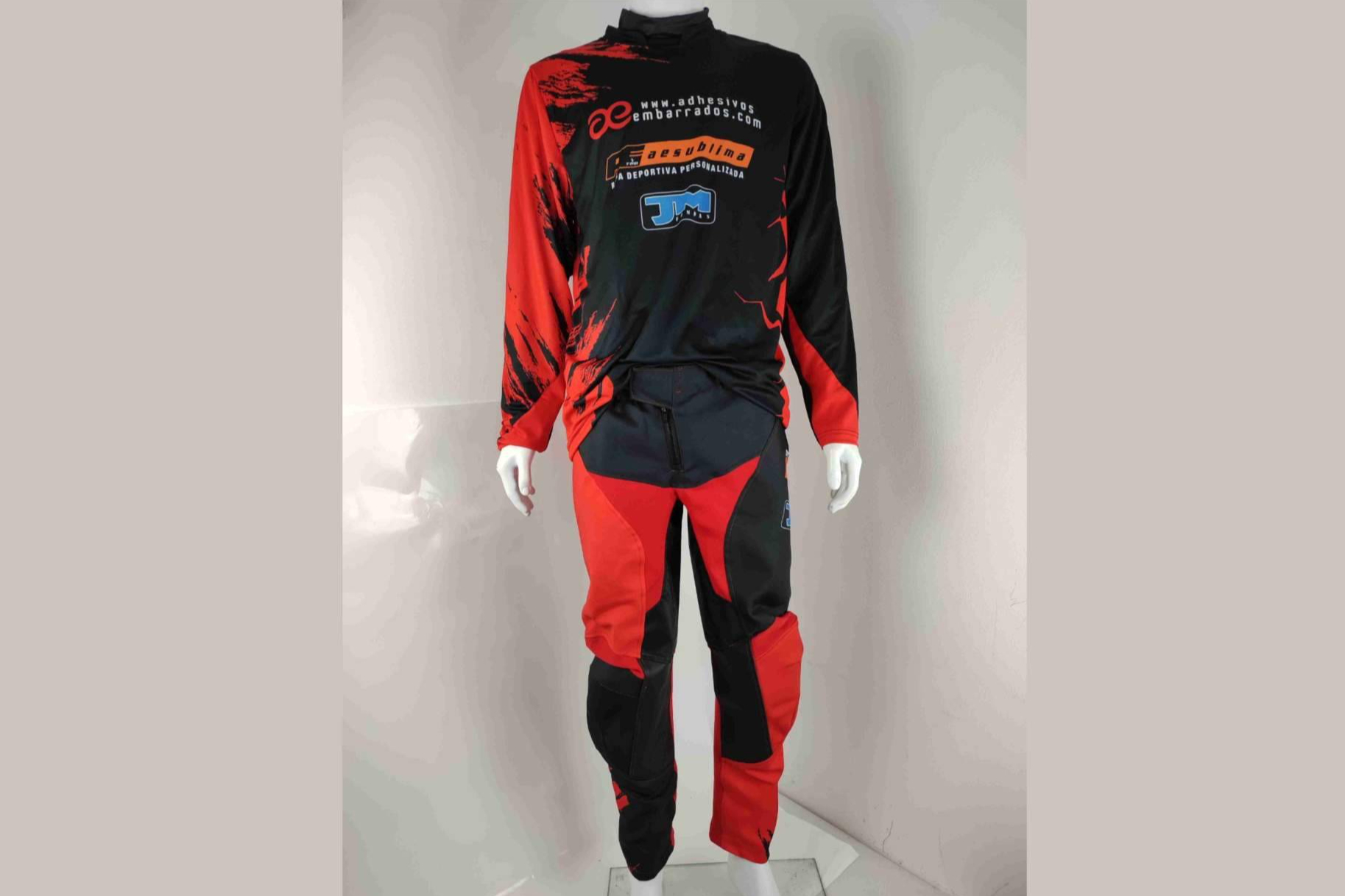 Equipaciones offroad personalizadas 100% por ADHESIVOSEMBARRADOS