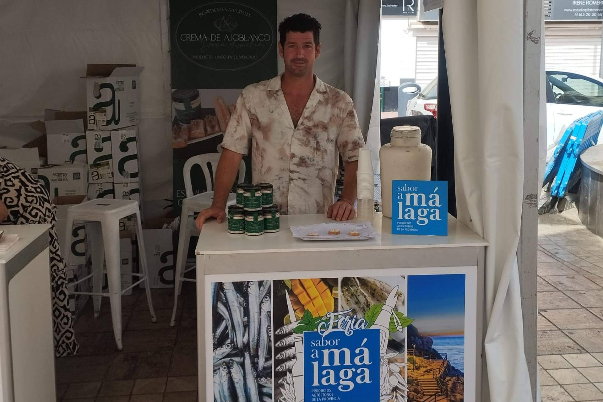 Doña Amelia recupera el sabor original del ajoblanco con una receta familiar artesanal en Málaga