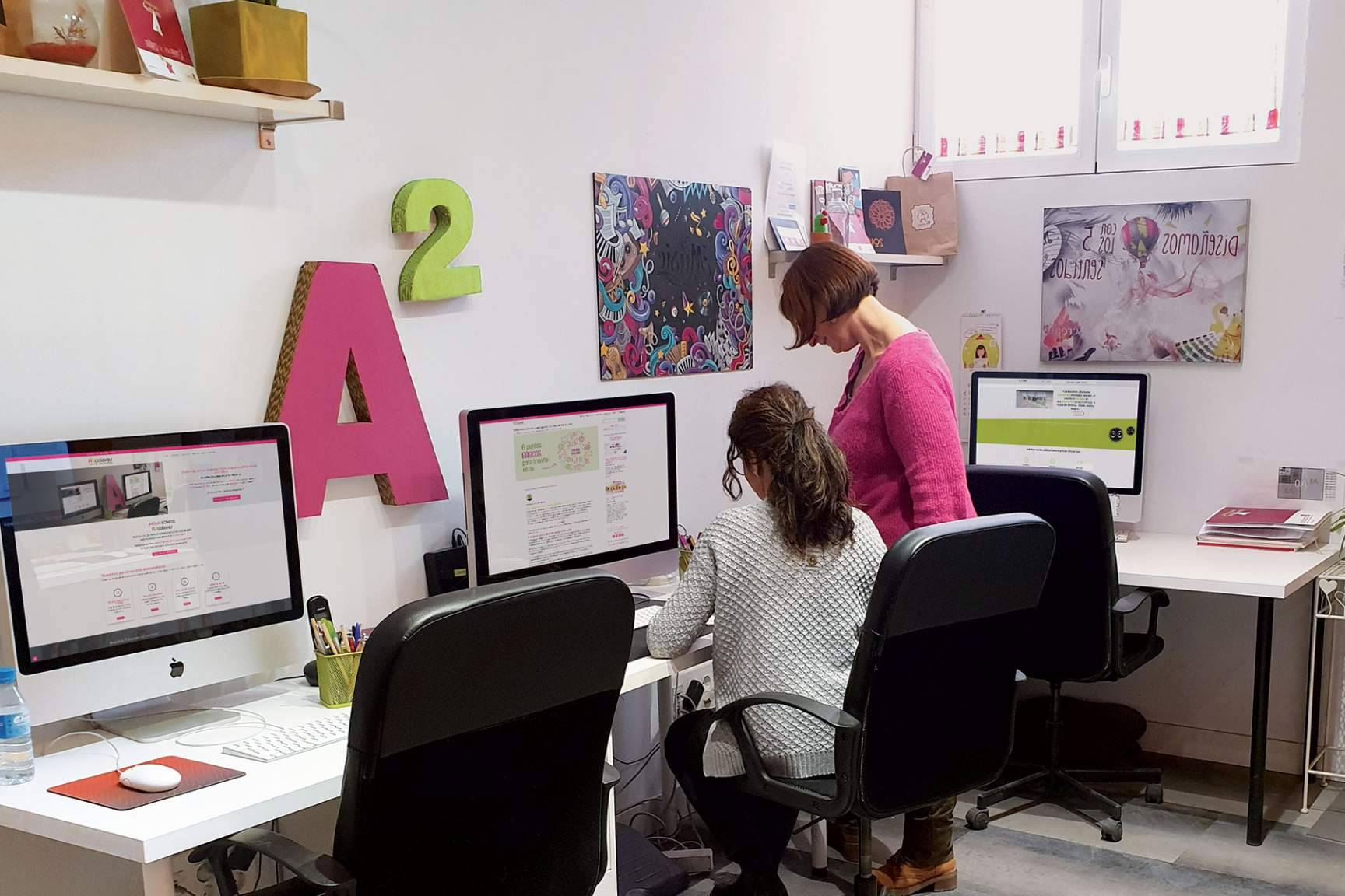 A2colores se consolida como estudio de diseño creativo en Madrid con soluciones integrales para pymes